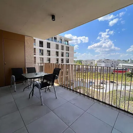 Cloche D Or Modern 2 Bed Apartment